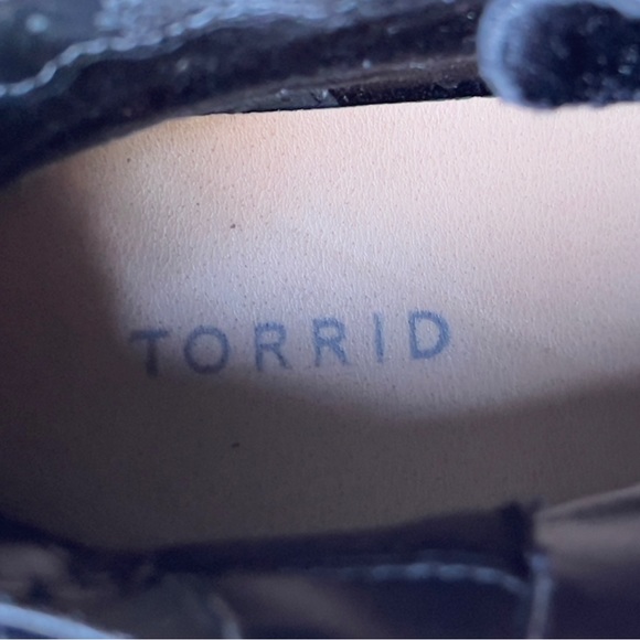 Torrid lace up womens boots. Size 9.5W - Picture 7 of 7